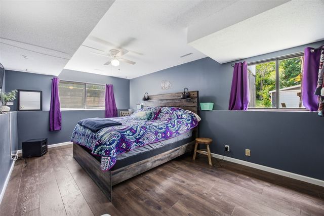 2154 26th St NW, Cedar Rapids, IA 52405
