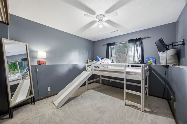 2154 26th St NW, Cedar Rapids, IA 52405