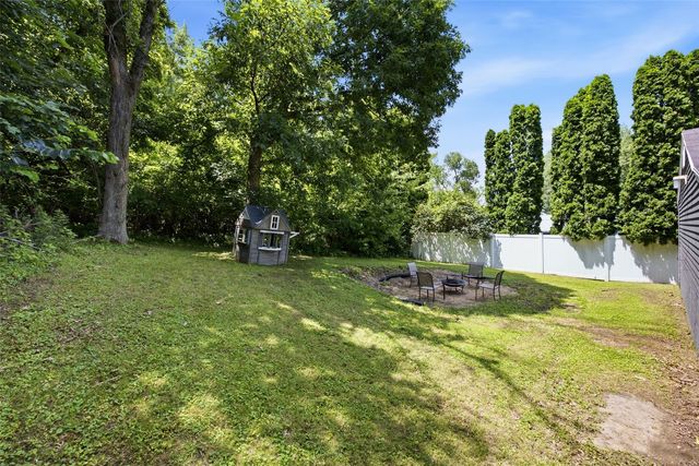 2154 26th St NW, Cedar Rapids, IA 52405