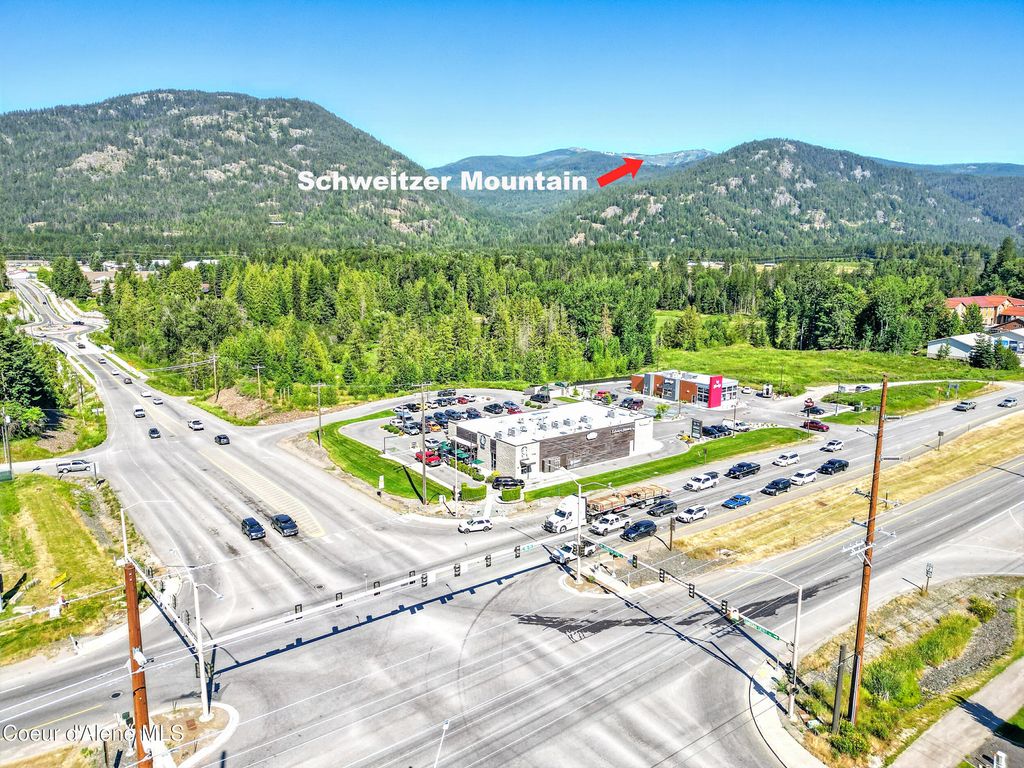 477100 US-95, Ponderay, ID 83852