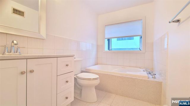 118 E Brinkerhoff Avenue 1st Fl, Palisades Park, NJ 07650