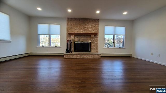 118 E Brinkerhoff Avenue 1st Fl, Palisades Park, NJ 07650