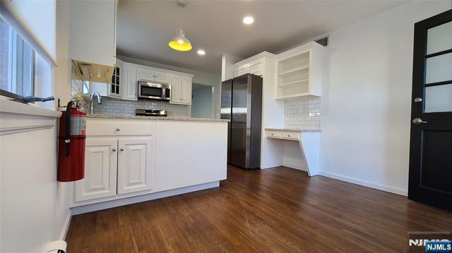 118 E Brinkerhoff Avenue 1st Fl, Palisades Park, NJ 07650