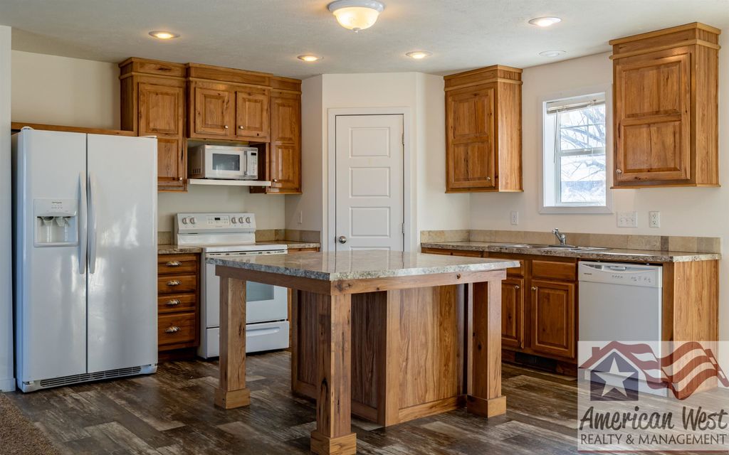 407 Diamond Basin Rd, Cody, WY 82414 photo 9