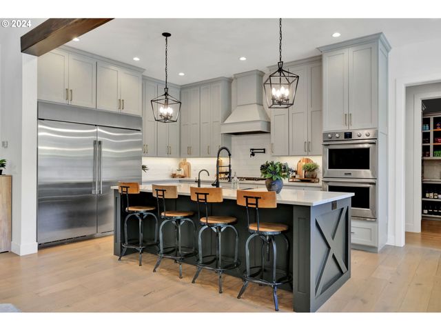 32114 DEBERRY Rd, Creswell, OR 97426