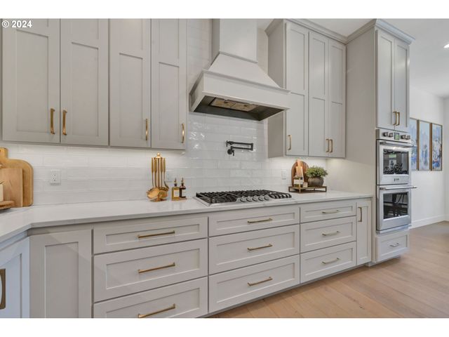 32114 DEBERRY Rd, Creswell, OR 97426