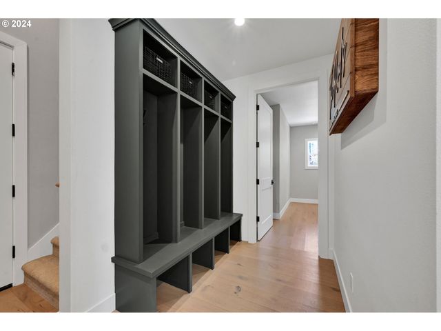 32114 DEBERRY Rd, Creswell, OR 97426