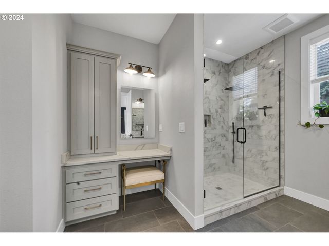 32114 DEBERRY Rd, Creswell, OR 97426