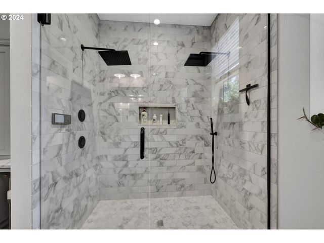 32114 DEBERRY Rd, Creswell, OR 97426