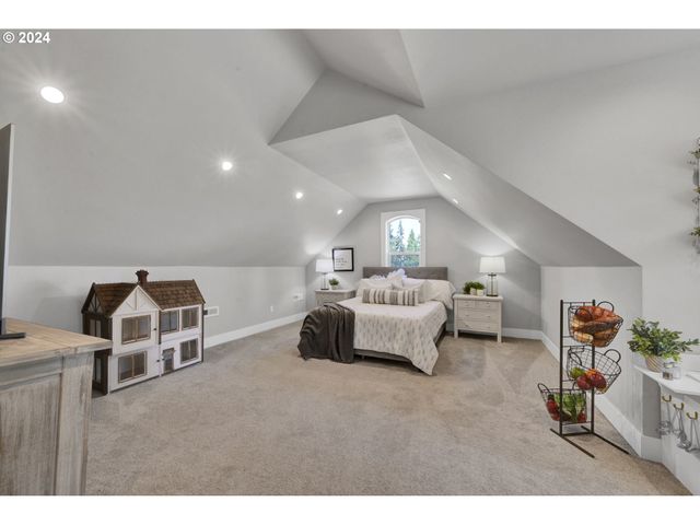 32114 DEBERRY Rd, Creswell, OR 97426