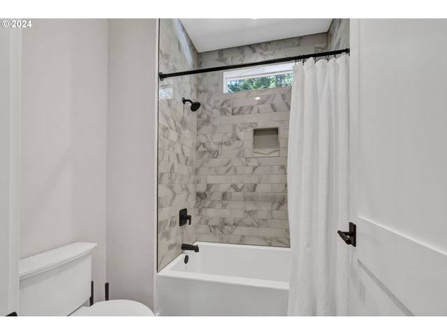 32114 DEBERRY Rd, Creswell, OR 97426