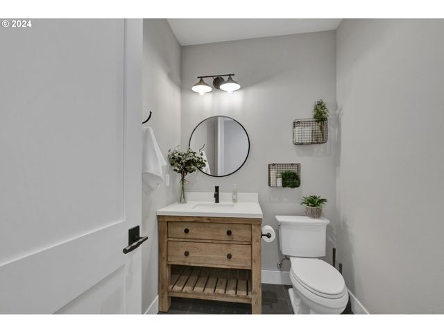 32114 DEBERRY Rd, Creswell, OR 97426