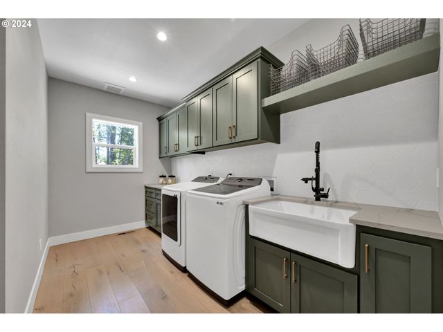 32114 DEBERRY Rd, Creswell, OR 97426