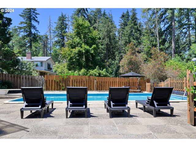 32114 DEBERRY Rd, Creswell, OR 97426