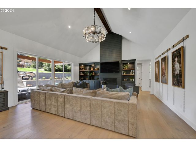 32114 DEBERRY Rd, Creswell, OR 97426