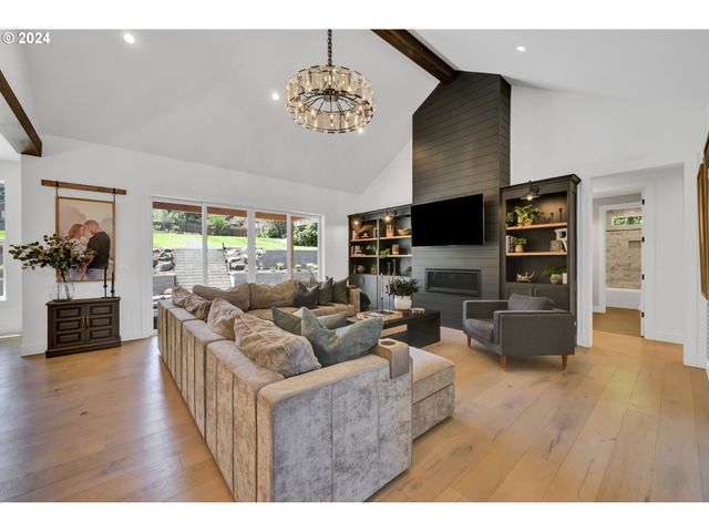 32114 DEBERRY Rd, Creswell, OR 97426