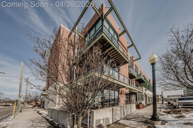 211 E 9 Mile Road 215, Ferndale, MI 48220