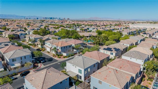 6271 Carson Hills Avenue, Las Vegas, NV 89139