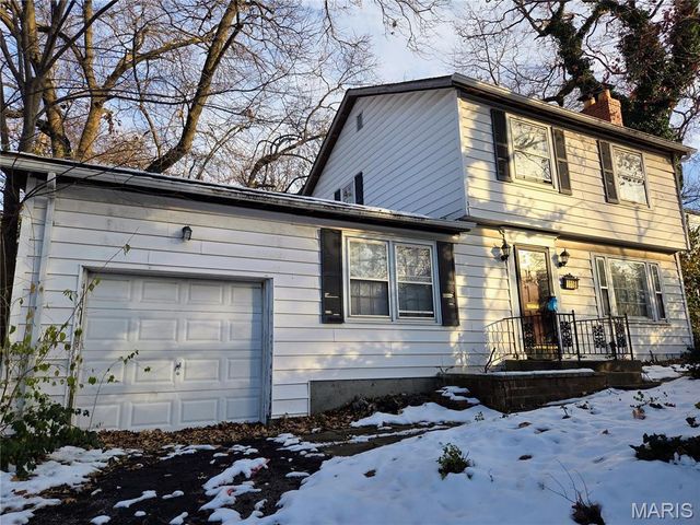 1116 S Elm Avenue, Webster Groves, MO 63119