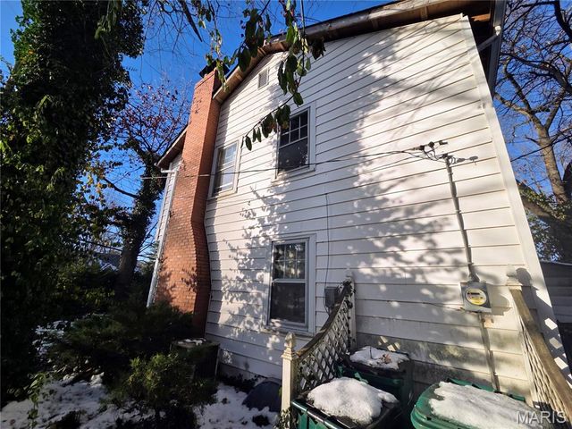 1116 S Elm Avenue, Webster Groves, MO 63119