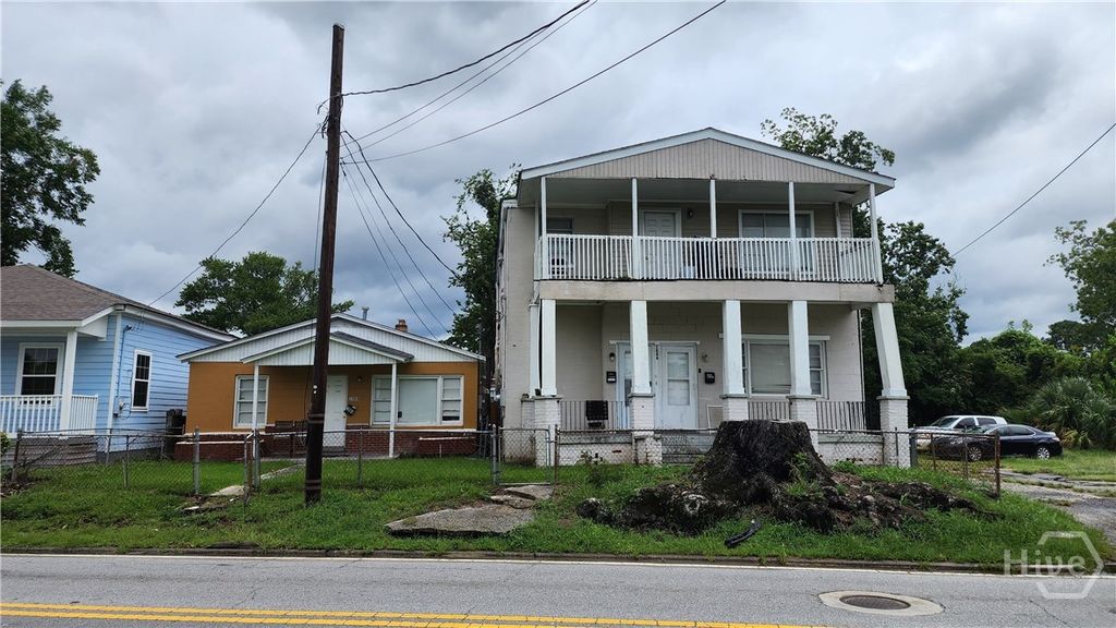 Image 3 of property listing at 1004-06 Stiles Avenue, Savannah, GA 31415