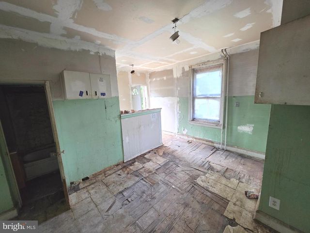 5138 ARCH ST, Philadelphia, PA 19139