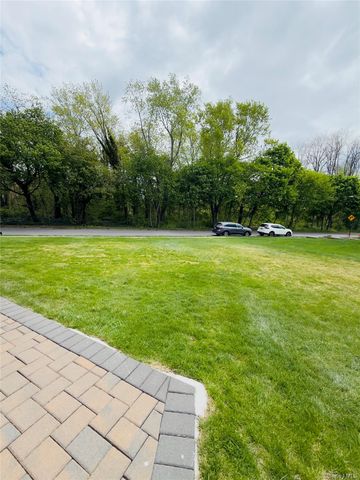 10 Evelyn Drive, Bethpage, NY 11714