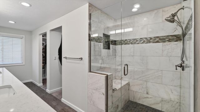 1118 E Eastview Dr, Spokane, WA 99208