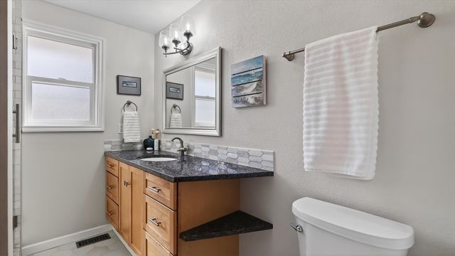 1118 E Eastview Dr, Spokane, WA 99208