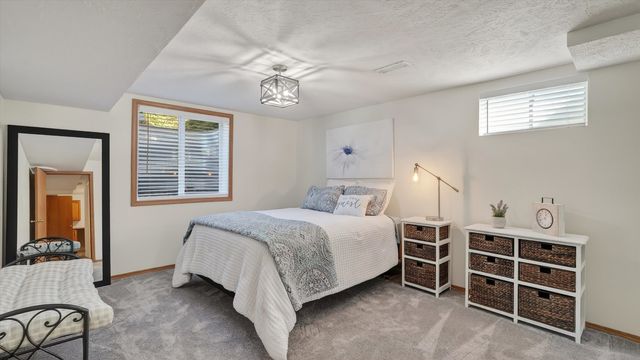 1118 E Eastview Dr, Spokane, WA 99208