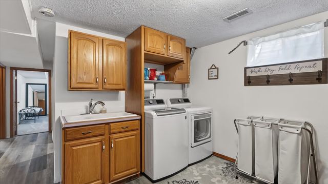 1118 E Eastview Dr, Spokane, WA 99208