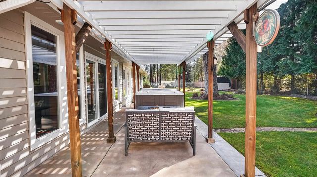 1118 E Eastview Dr, Spokane, WA 99208