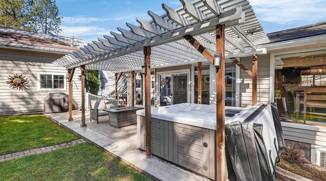 1118 E Eastview Dr, Spokane, WA 99208