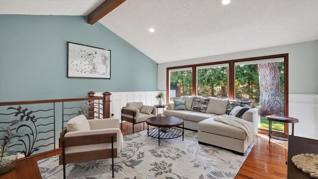 1118 E Eastview Dr, Spokane, WA 99208