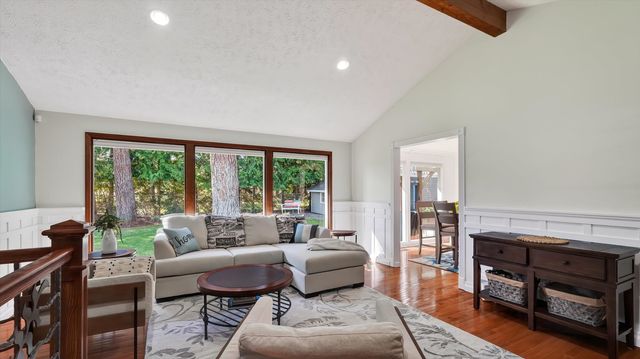 1118 E Eastview Dr, Spokane, WA 99208