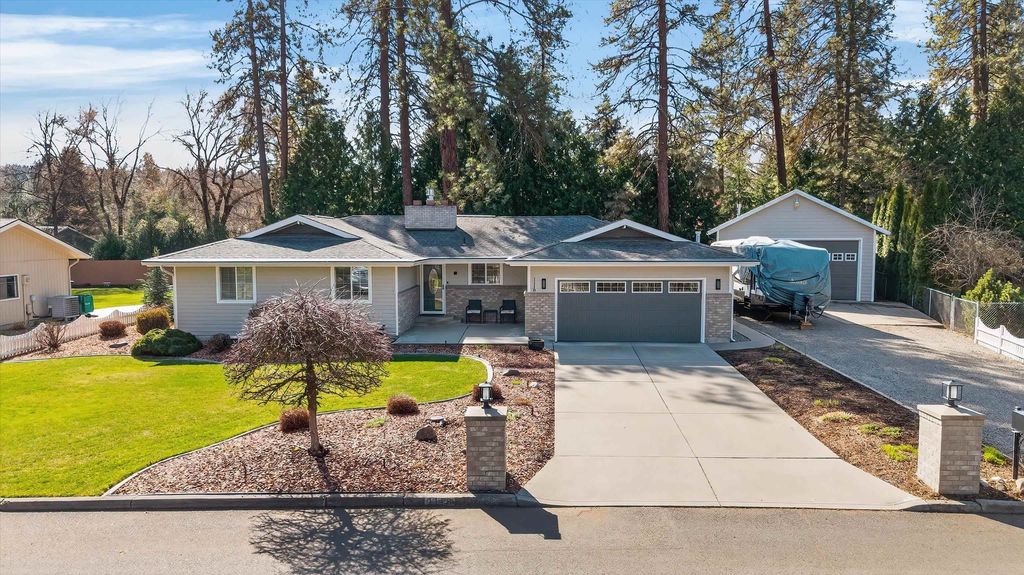 1118 E Eastview Dr, Spokane, WA 99208