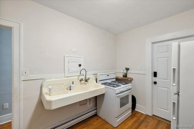 2256 W Philadelphia Street, Detroit, MI 48206