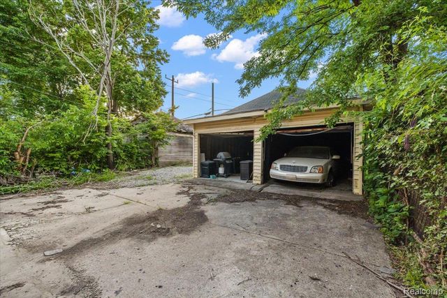 2256 W Philadelphia Street, Detroit, MI 48206