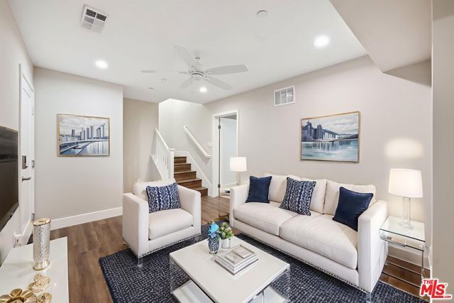 4417 Paxton Place, Calabasas, CA 91302