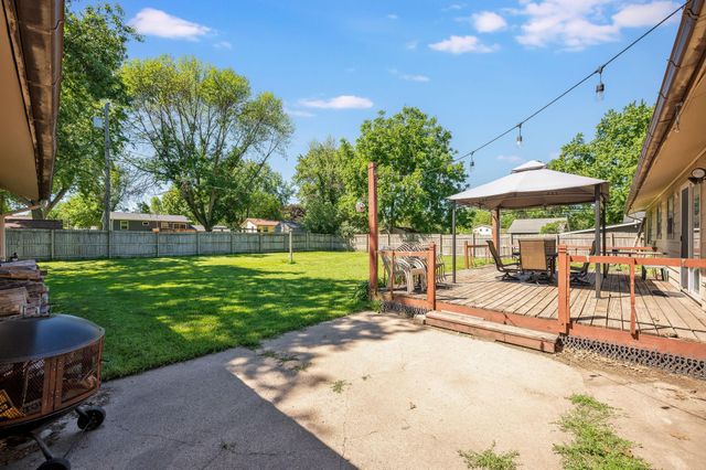 305 Maywood Avenue, Eagle Lake, MN 56024