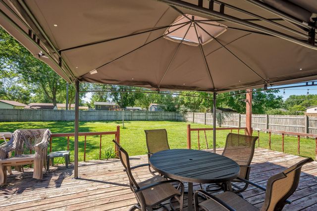 305 Maywood Avenue, Eagle Lake, MN 56024