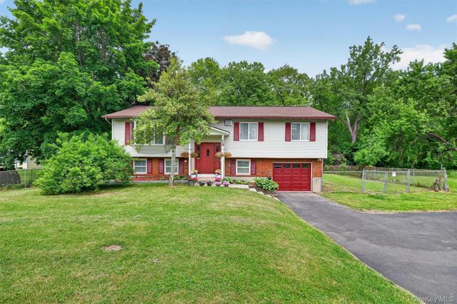 19 Victoria Drive, Newburgh, NY 12550