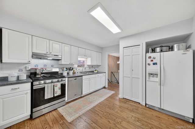 19 Victoria Drive, Newburgh, NY 12550