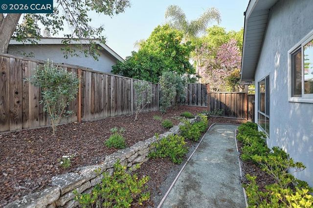 2253 Belford Dr, Walnut Creek, CA 94598