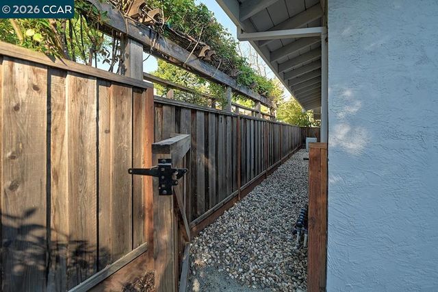 2253 Belford Dr, Walnut Creek, CA 94598