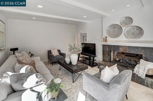 2253 Belford Dr, Walnut Creek, CA 94598