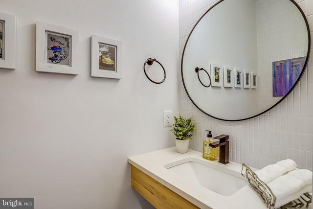 5119 45TH ST NW, Washington, DC 20016