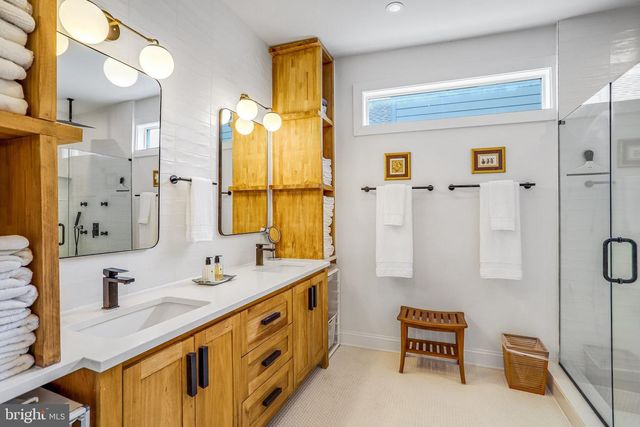 5119 45TH ST NW, Washington, DC 20016