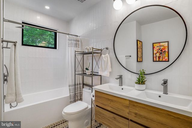 5119 45TH ST NW, Washington, DC 20016