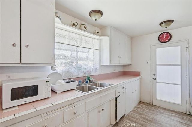 8802 Los Flores, Buena Park, CA 90620